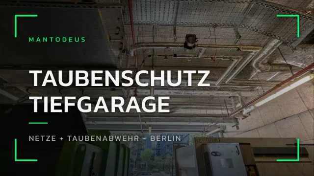 Taubenschutznetz unter der Decke einer Tiefgaragen-Einfahrt in Berlin