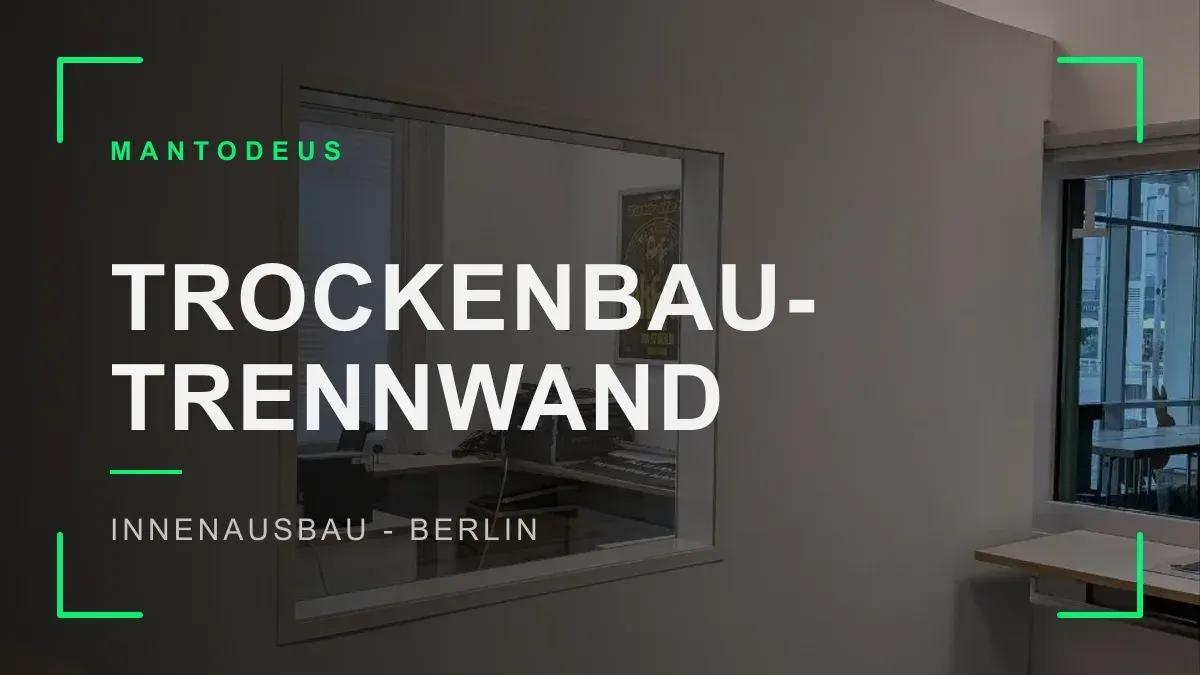 Neue Trockenbau-Trennwand mit eingebauter Glasscheibe in einem Berliner Büro