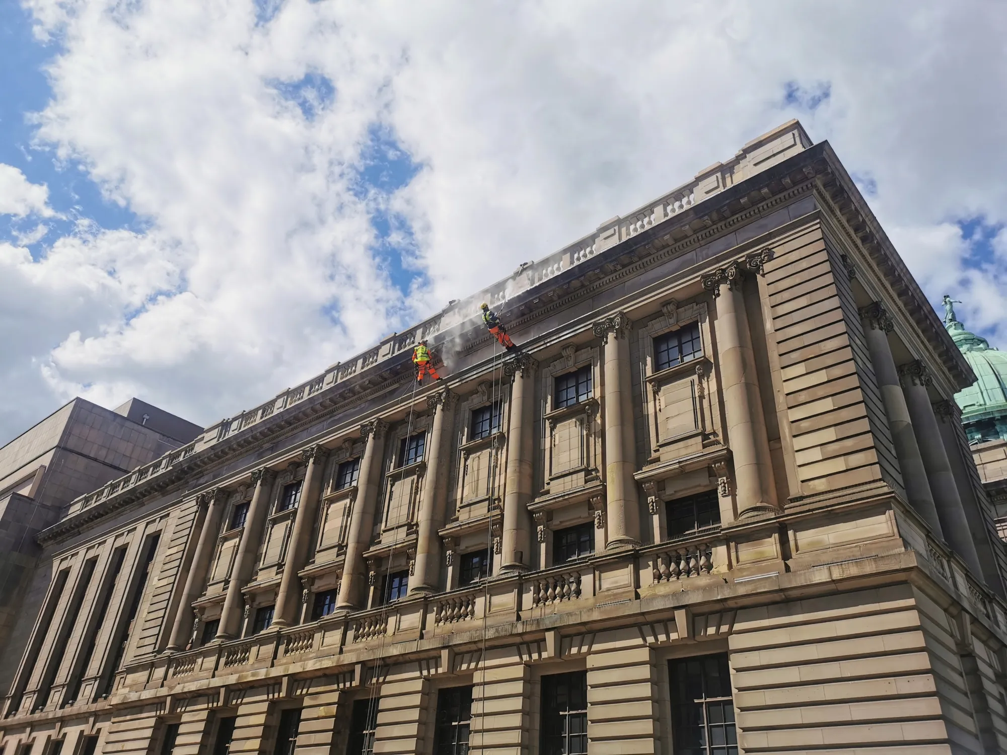 DOFF-Dampfreinigung an historischem Mauerwerk der Mitchell Library